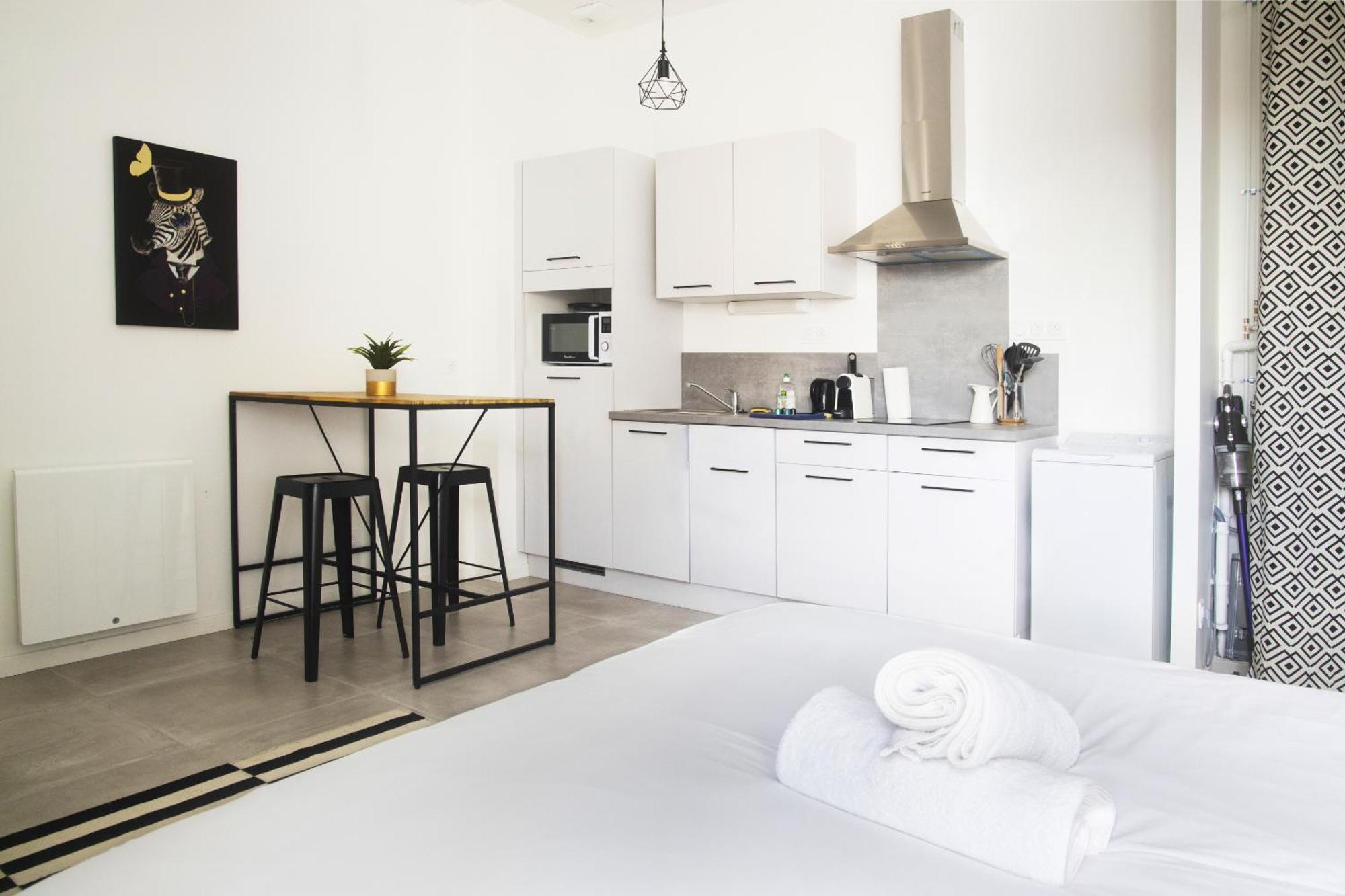 Le Jules Appart'Hotel Romans-sur-Isere Bagian luar foto