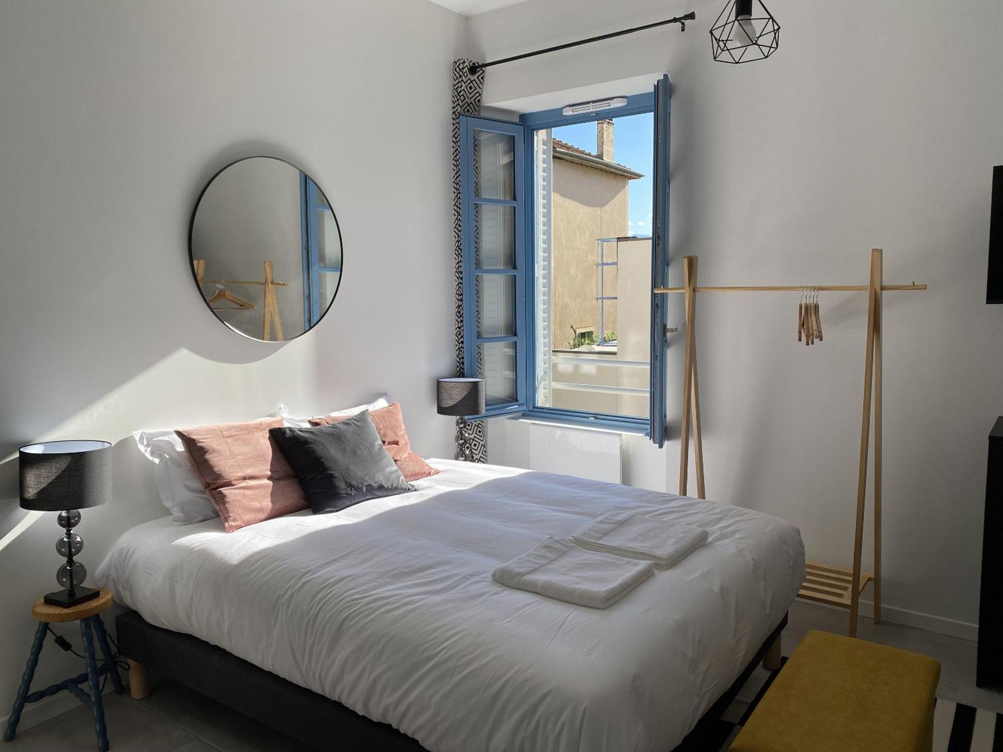 Le Jules Appart'Hotel Romans-sur-Isere Ruang foto