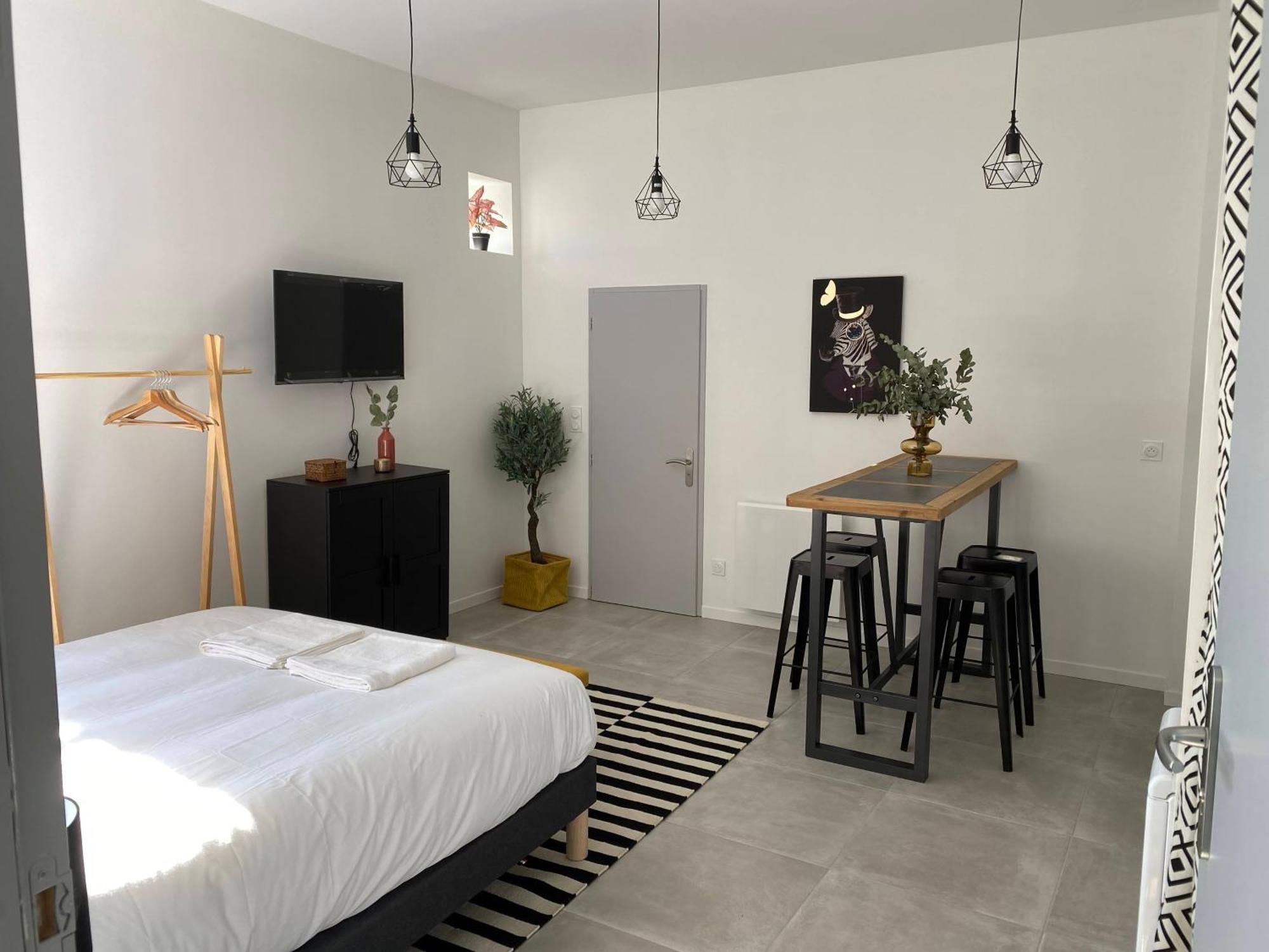 Le Jules Appart'Hotel Romans-sur-Isere Bagian luar foto