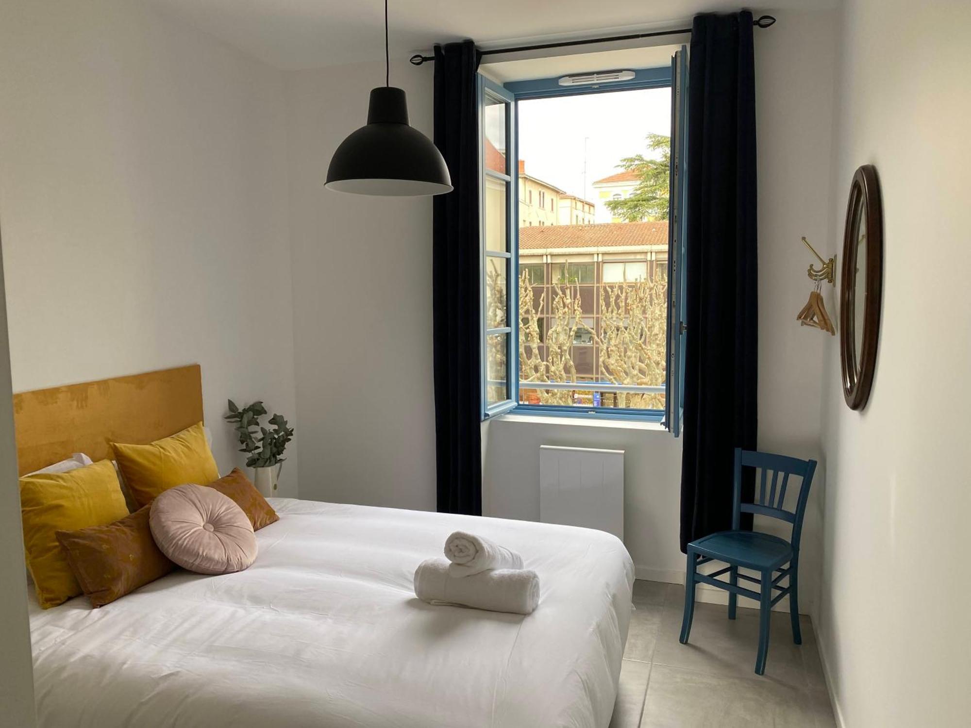 Le Jules Appart'Hotel Romans-sur-Isere Bagian luar foto