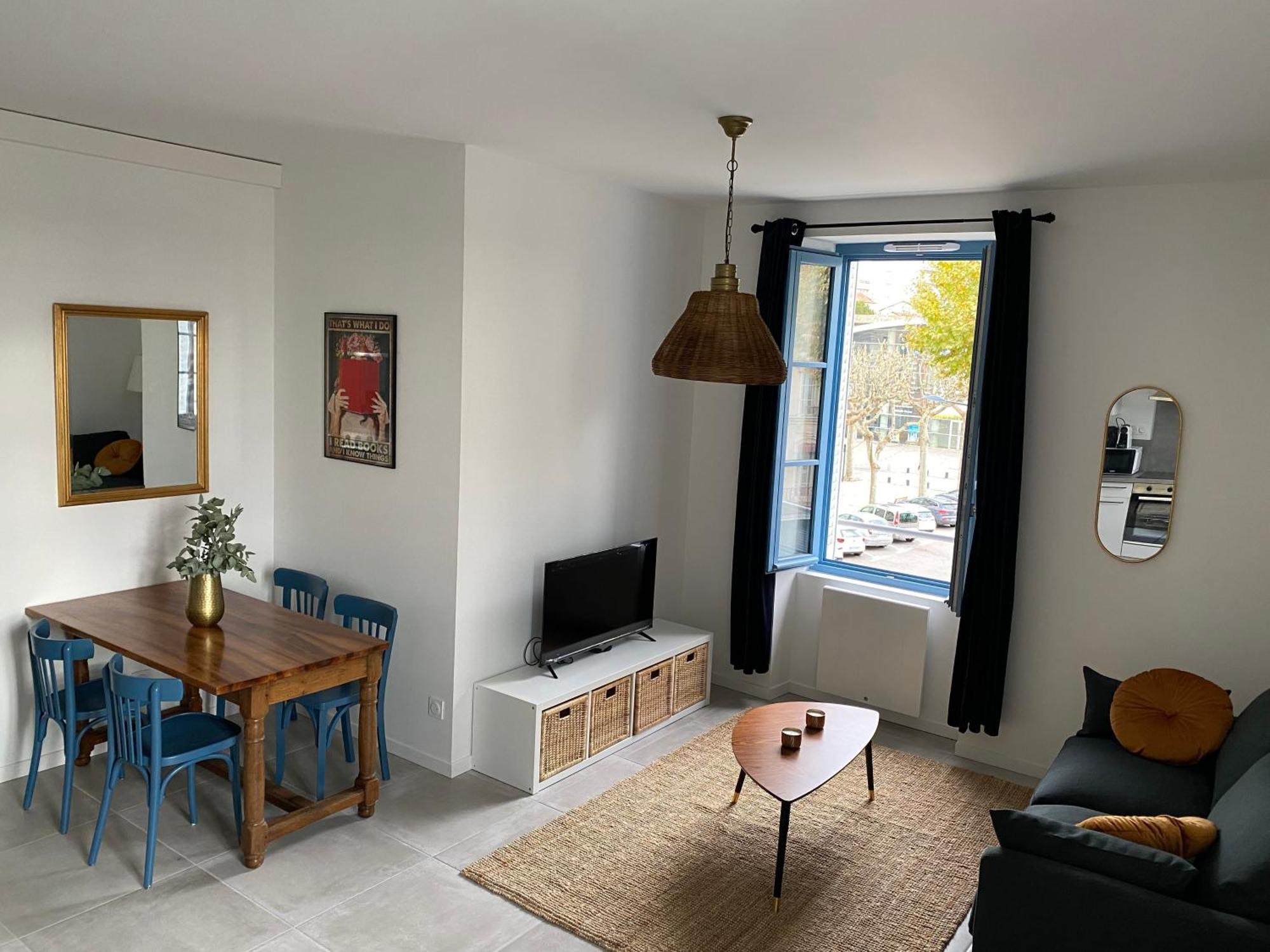 Le Jules Appart'Hotel Romans-sur-Isere Bagian luar foto