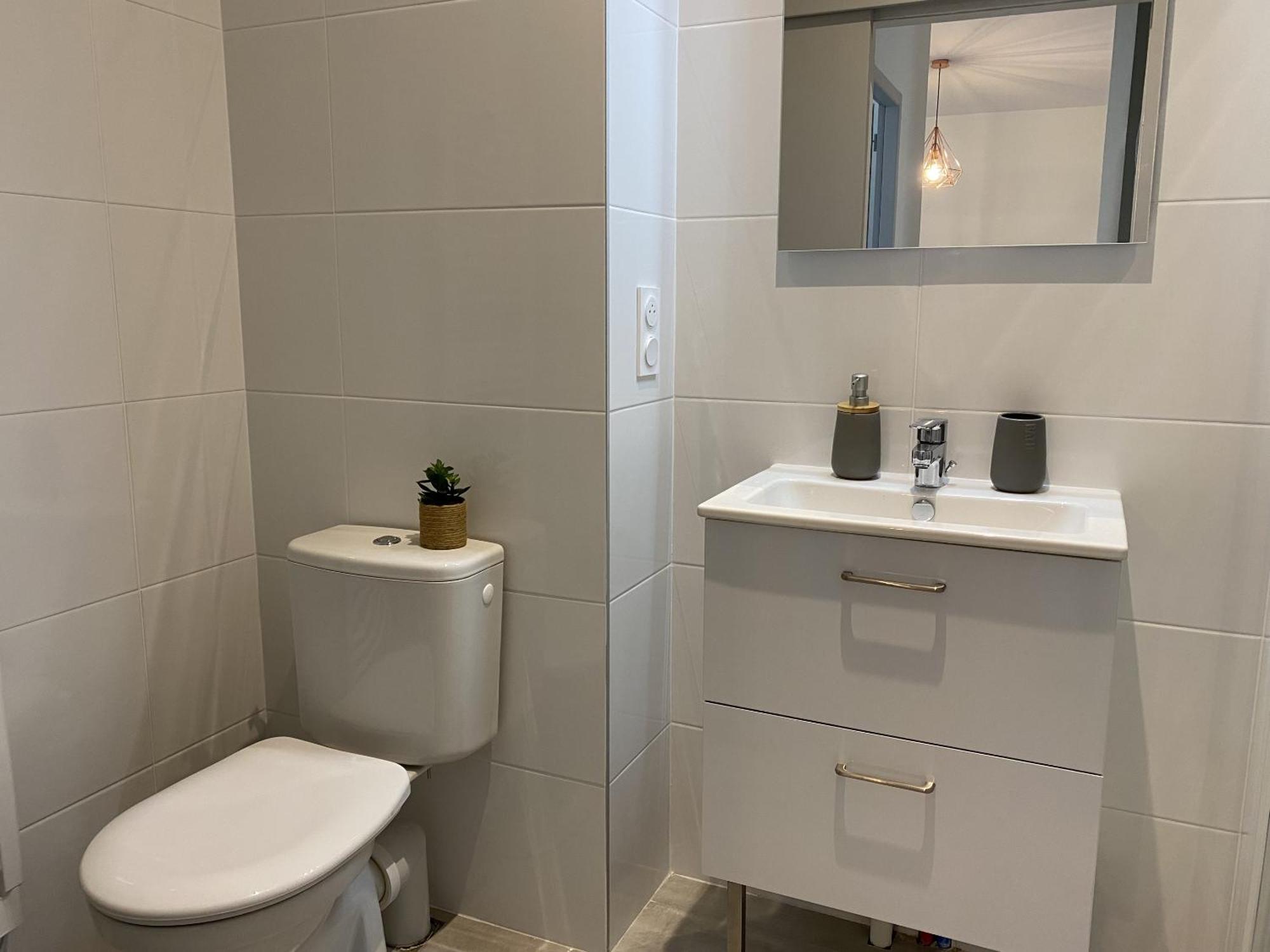 Le Jules Appart'Hotel Romans-sur-Isere Ruang foto