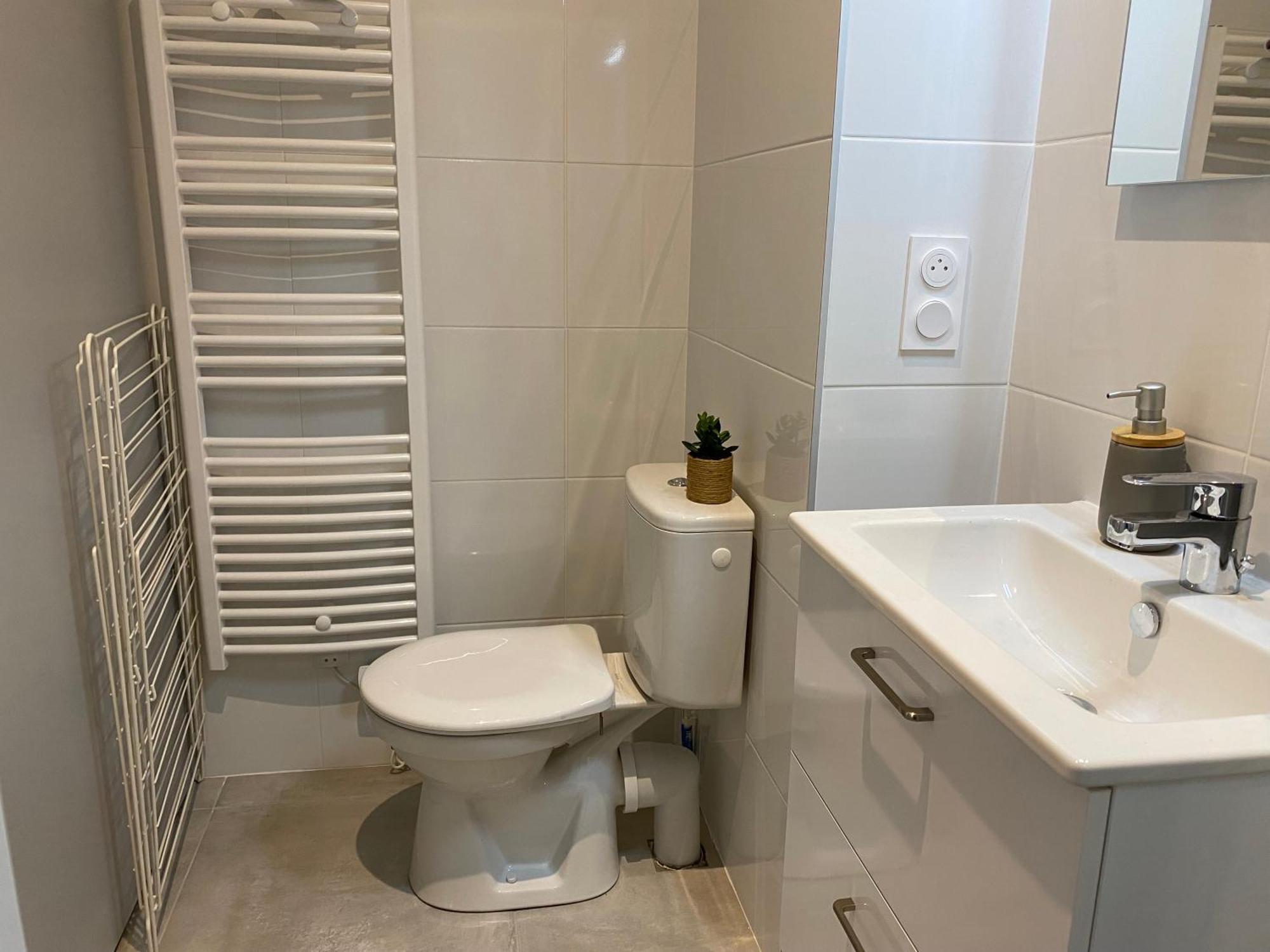 Le Jules Appart'Hotel Romans-sur-Isere Bagian luar foto